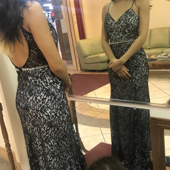 Formal gown w/train - Picture 2 of 2